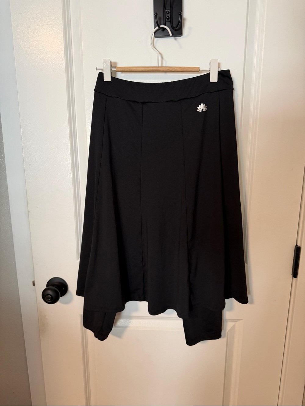 Snoga athletics woman’s  ballerina skirt in small attached leggings midi
